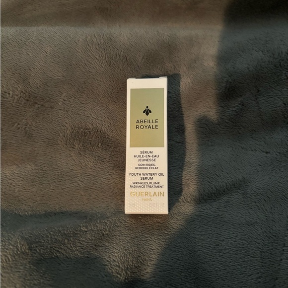 Guerlain Skincare in Cream and Gold Packaging - Picture 1 of 3